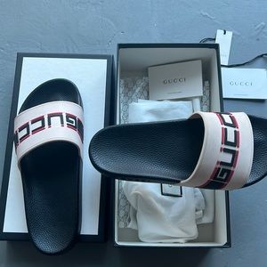 Gucci Slides black and white